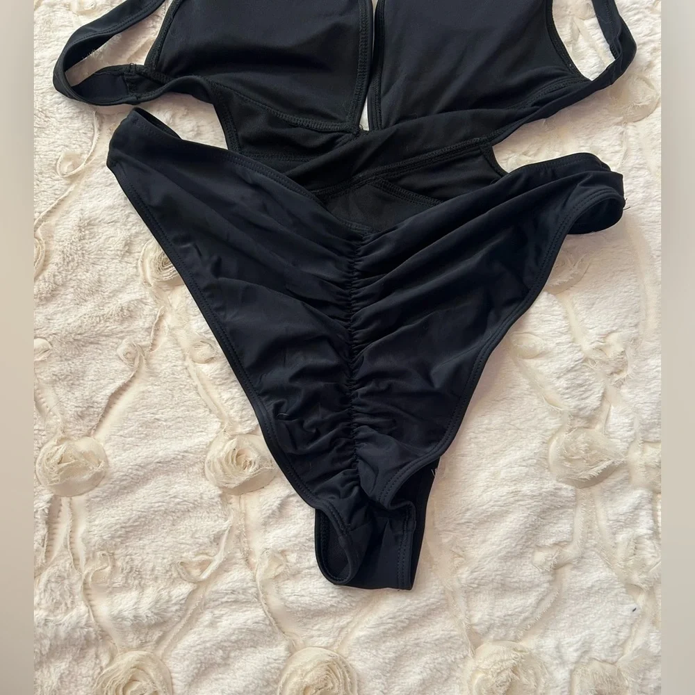 5 NEW Women’s One Piece Swimsuit Lot/Set! So CUTE! Stretch, Padded, Puckerbutt 🔥 - Picture 9 of 10